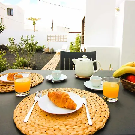 Casa Tabaiba Con Jardin Y Barbacoa Holiday home Tias